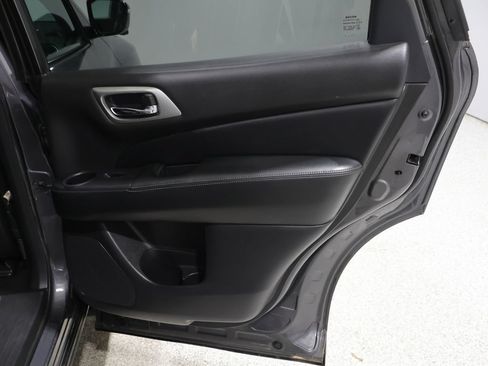 Used 2017 Nissan Pathfinder Platinum AWD/4WD image 21