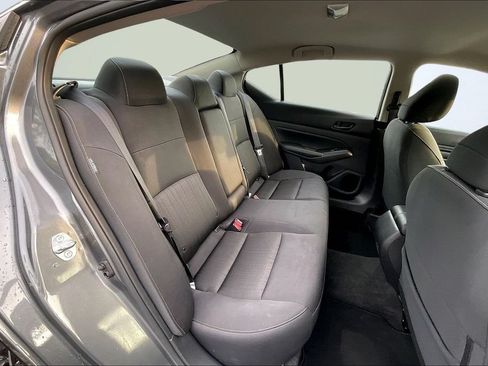 Used 2025 Nissan Altima 2.5 SV FWD image 26