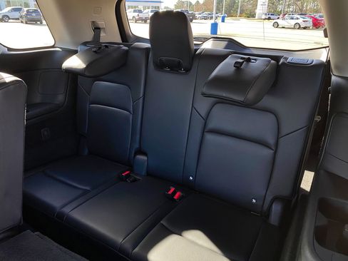 Used 2025 Nissan Pathfinder SL image 30