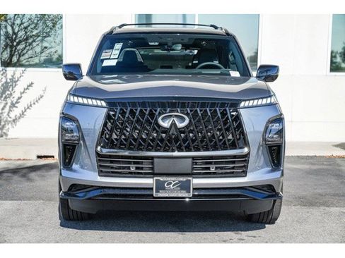 New 2026 INFINITI QX80 SPORT image 2