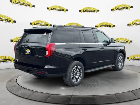 New 2026 Ford Expedition Active RWD image 6
