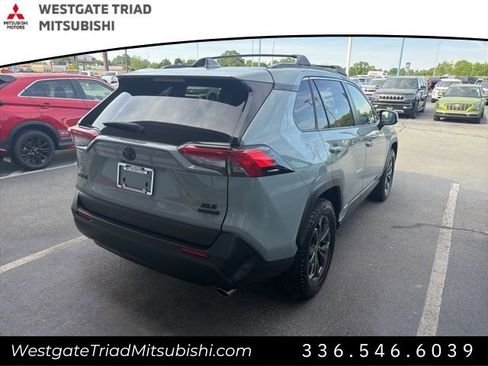 Used 2022 Toyota RAV4 XLE Premium AWD/4WD image 7