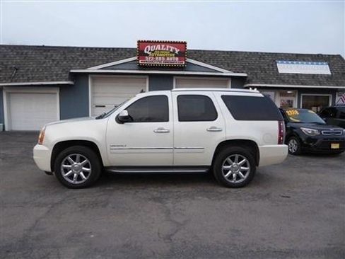 Used 2011 GMC Yukon Denali image 1