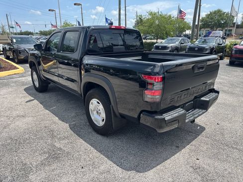 Certified 2024 Nissan Frontier SV w/ Hardbody Edition AWD/4WD image 8