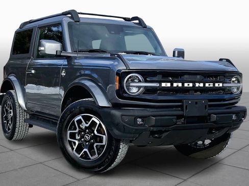Used 2022 Ford Bronco Outer Banks image 2