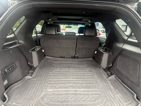 Used 2015 Ford Explorer Limited w/ Equipment Group 301A AWD/4WD image 18