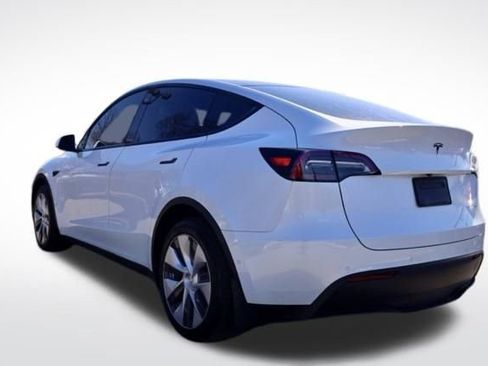 Used 2021 Tesla Model Y Long Range image 7