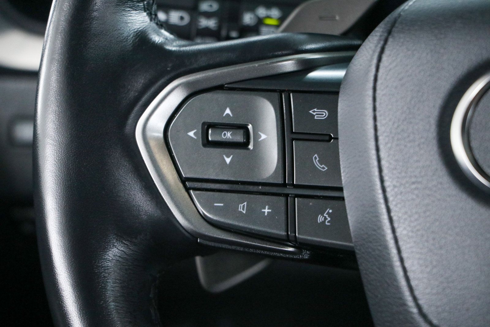 Used 2025 Lexus GX 550 w/ Accessory Package (2T) AWD/4WD image 14