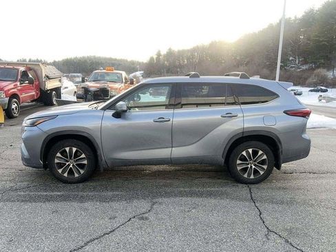 Used 2022 Toyota Highlander XLE image 5