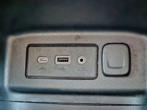 Used 2024 Chevrolet Equinox LT FWD image 25