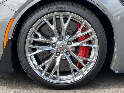 Used 2016 Chevrolet Corvette Z06 w/ 3LZ Preferred Equipment Group RWD image 23