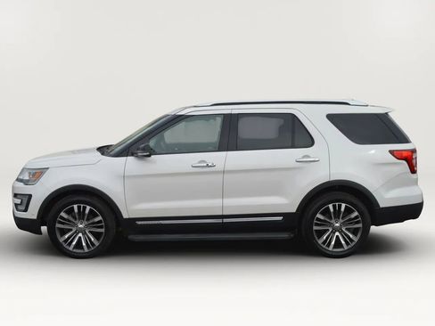 Used 2017 Ford Explorer Platinum AWD/4WD image 2