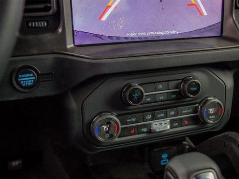 Used 2025 Ford Bronco Big Bend w/ Black Diamond Package AWD/4WD image 15