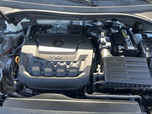 Used 2019 Volkswagen Tiguan SE image 29