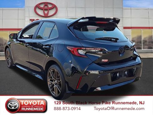 Certified 2025 Toyota Corolla SE FWD image 4