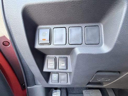 Certified 2025 Nissan Frontier SV image 22