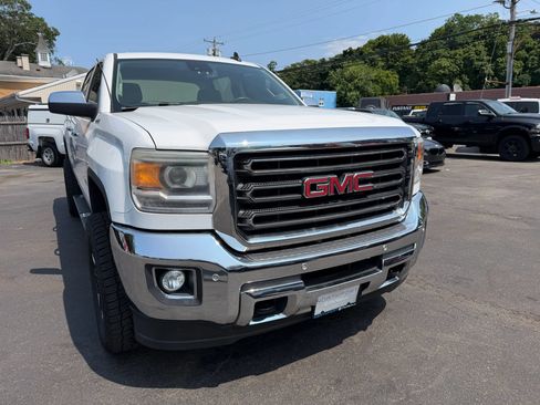Used 2015 GMC Sierra 2500 SLT w/ Driver Alert Package AWD/4WD image 9