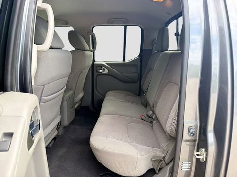 Used 2019 Nissan Frontier SV AWD/4WD image 19
