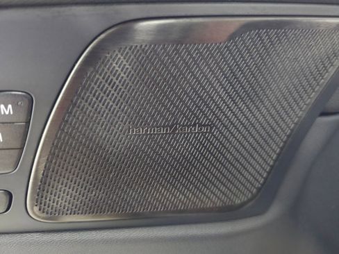 Certified 2024 Volvo XC60 B5 Plus w/ Climate Package AWD/4WD image 17