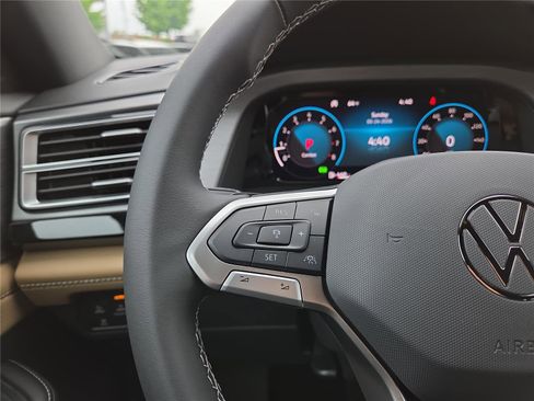New 2026 Volkswagen Atlas Cross Sport SE AWD/4WD image 15