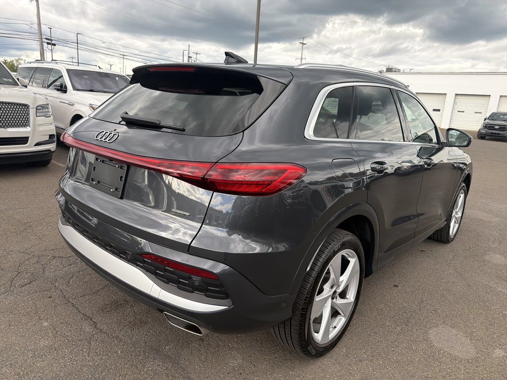 Used 2025 Audi Q5 Premium Plus w/ Premium Plus AWD/4WD image 5