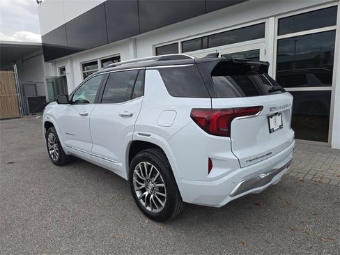 New 2026 GMC Terrain Denali w/ LPO, Floor Liner Package image 5