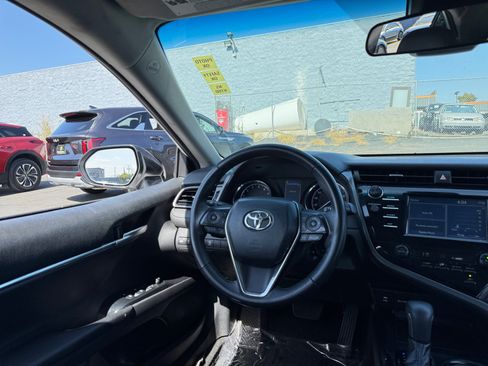 Used 2019 Toyota Camry SE w/ Carpet Mat Package FWD image 23