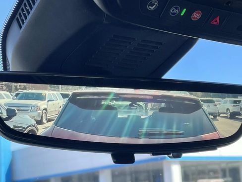 Used 2025 Chevrolet Equinox LT w/ Convenience Package II image 29