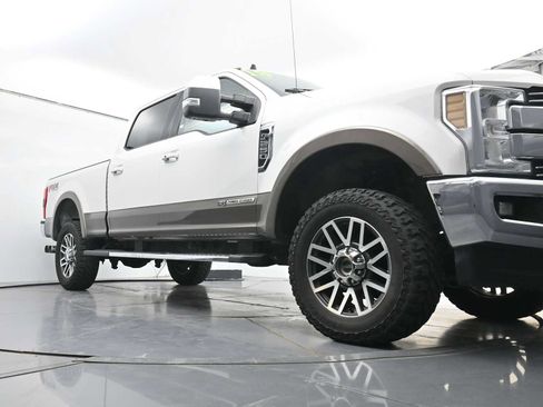 Used 2019 Ford F250 Lariat w/ Lariat Ultimate Package AWD/4WD image 19