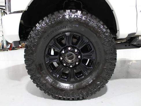 Used 2022 Ford F250 Lariat w/ Tremor Off-Road Package AWD/4WD image 44