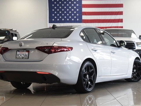 Used 2022 Alfa Romeo Giulia Ti RWD image 17