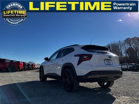 Used 2024 Chevrolet Trax ACTIV w/ Driver Confidence Package image 7