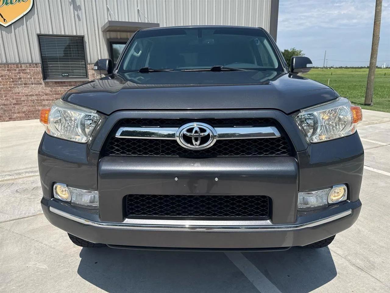 Used 2011 Toyota 4Runner Limited w/ Convenience Pkg AWD/4WD image 7