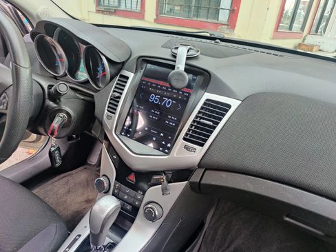 Used 2015 Chevrolet Cruze LT w/ Technology Package image 18