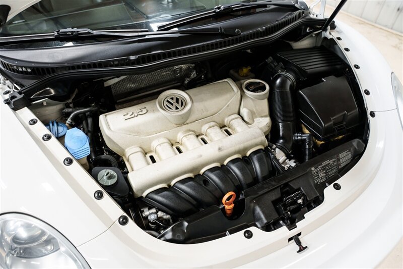 Used 2010 Volkswagen Beetle Convertible FWD image 29