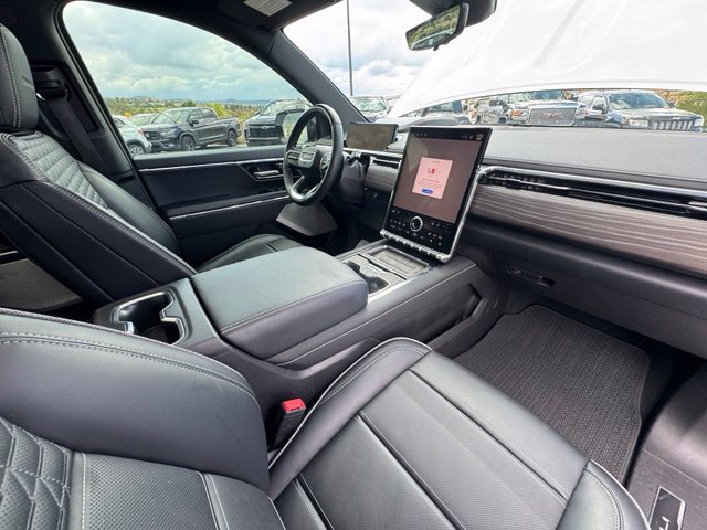 Certified 2025 GMC Sierra EV Denali AWD/4WD image 26