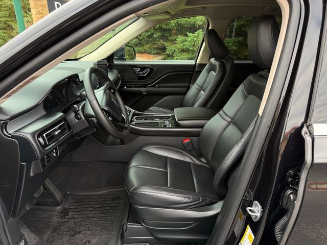 Used 2023 Lincoln Aviator AWD w/ Premium Package image 6