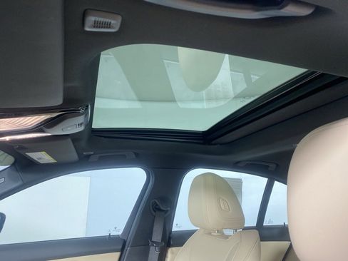 Certified 2023 BMW 330i xDrive Sedan w/ Convenience Package image 17