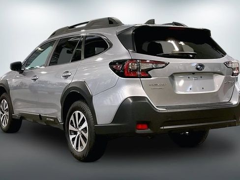 Used 2025 Subaru Outback Premium AWD/4WD image 12