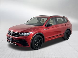 Certified 2024 Volkswagen Tiguan SE R-Line video 3