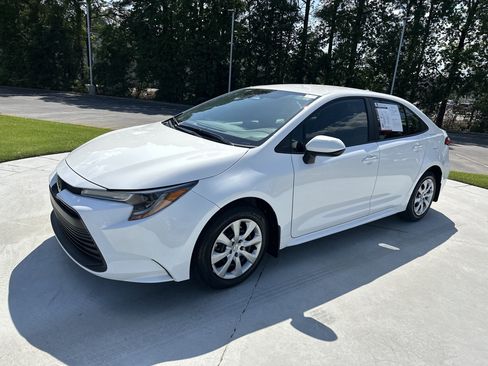 Used 2026 Toyota Corolla LE image 7