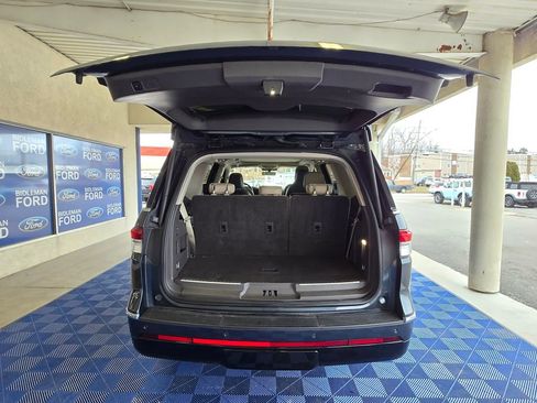 Used 2022 Lincoln Navigator Reserve AWD/4WD image 7