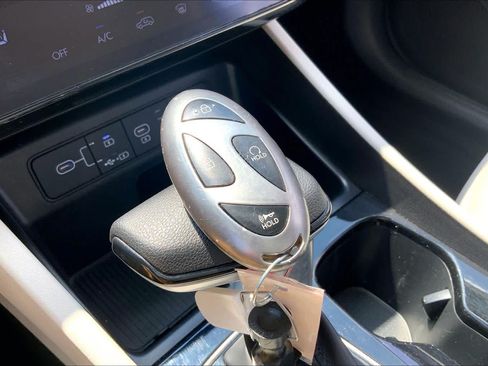 Used 2025 Hyundai Tucson SEL FWD image 13
