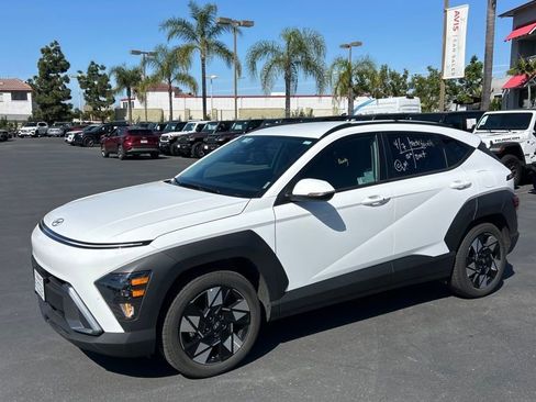 Used 2025 Hyundai Kona SEL image 1