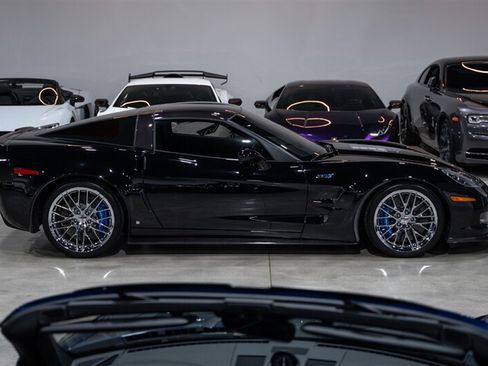 Used 2009 Chevrolet Corvette ZR1 w/ Preferred Equipment Group RWD image 7