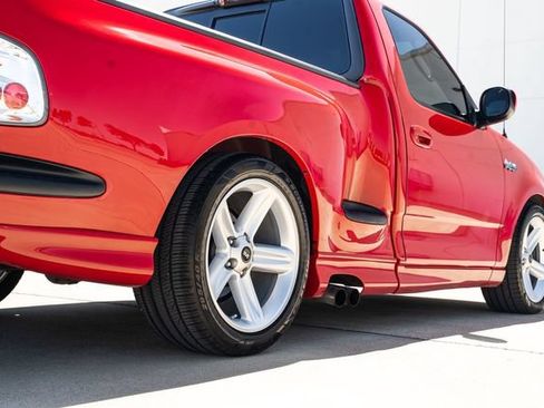Used 2004 Ford F150 Lightning RWD image 13