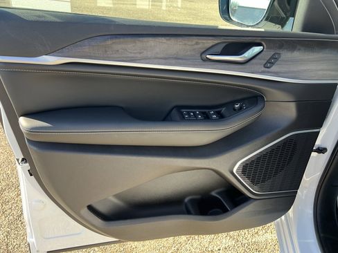 New 2026 Jeep Grand Cherokee Limited image 27