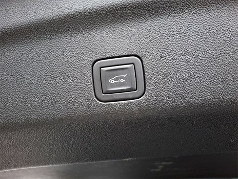 Used 2023 Chevrolet Tahoe LT w/ Luxury Package image 31