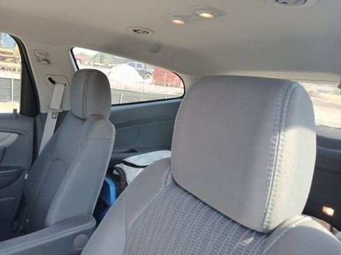 Used 2017 Chevrolet Traverse LT w/ Style and Technology Package FWD image 13