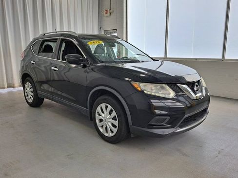 Used 2016 Nissan Rogue S w/ Appearance Package FWD image 4